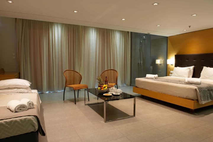 Atlantis City Hotel
