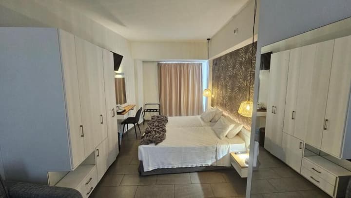 Atlantis City Hotel
