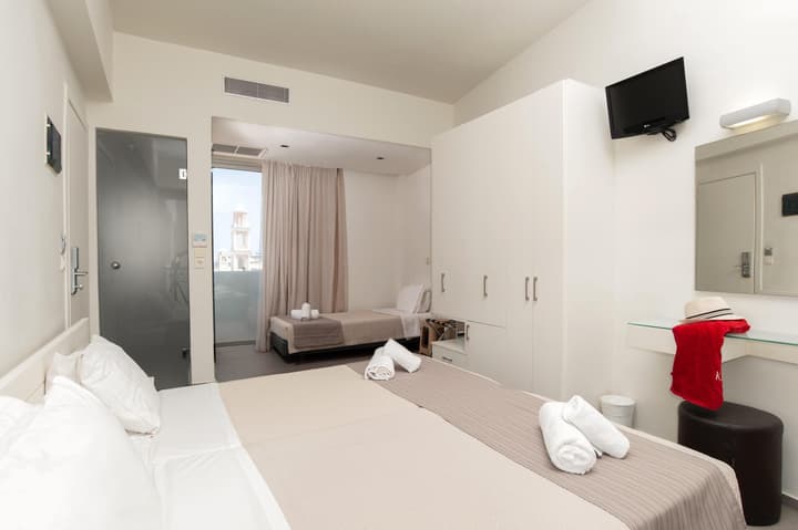 Atlantis City Hotel