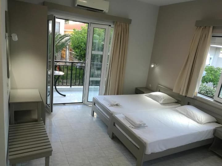 Niriis Hotel