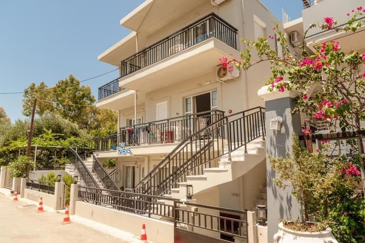 Niriis Hotel