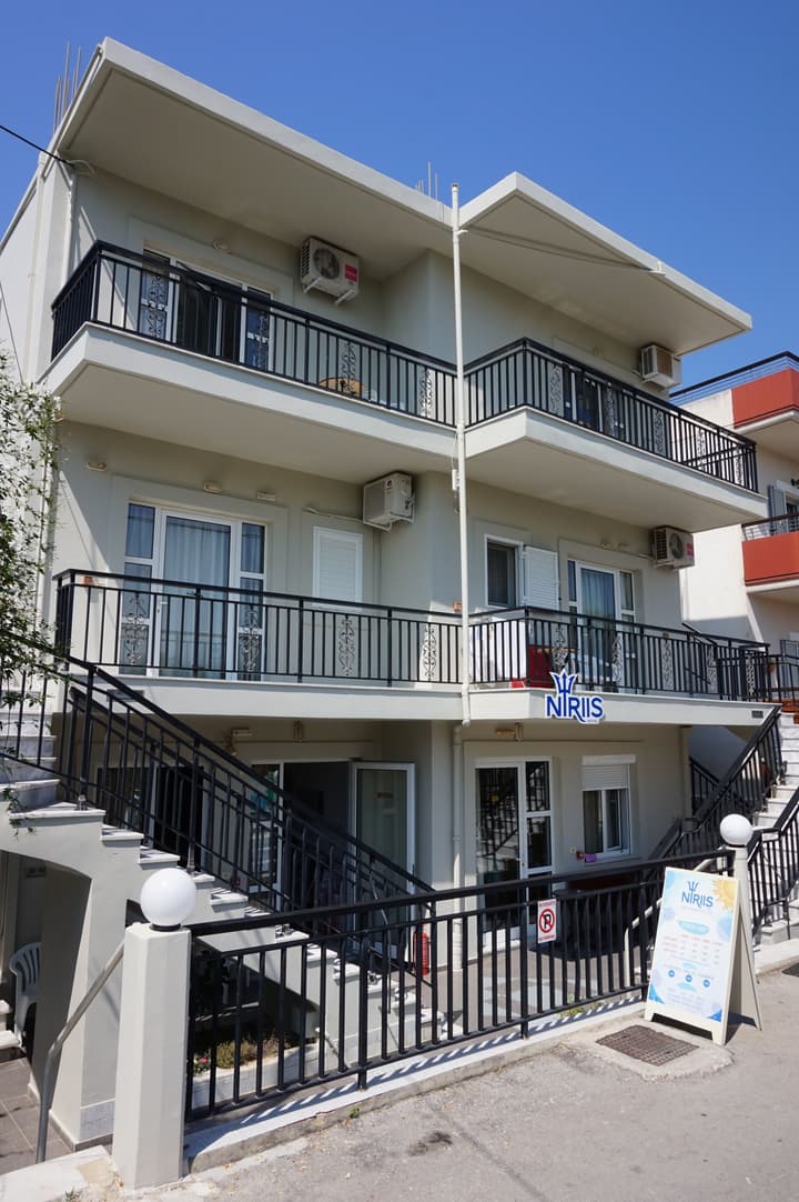Niriis Hotel