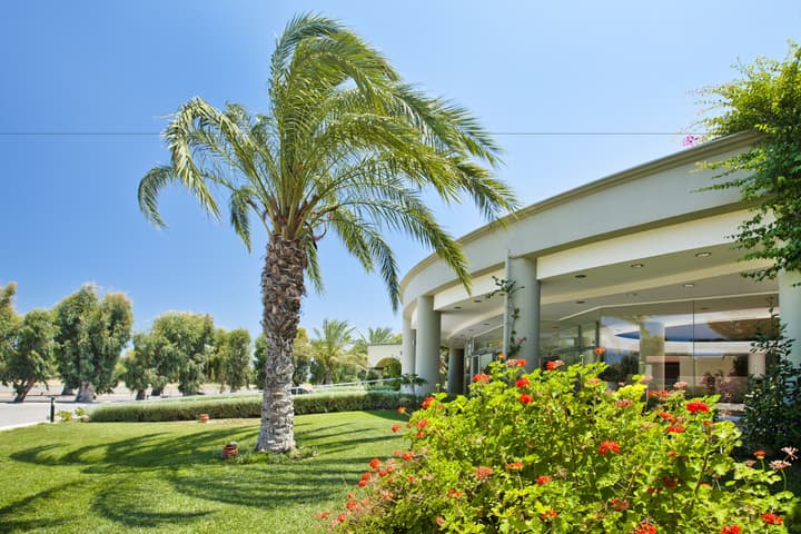Kipriotis Maris Suites by Anayia All Inclusive Resorts