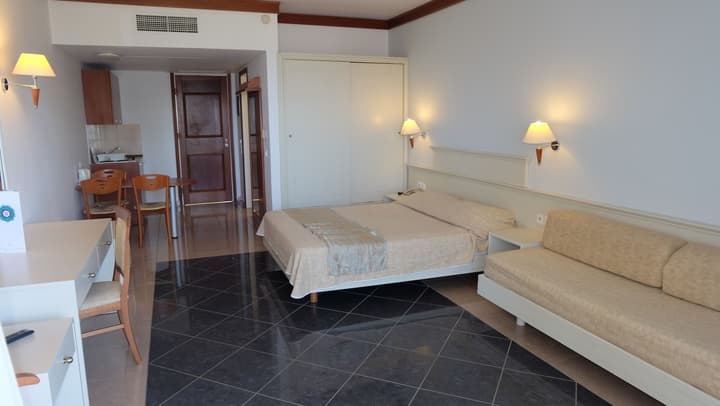 Kipriotis Maris Suites by Anayia All Inclusive Resorts