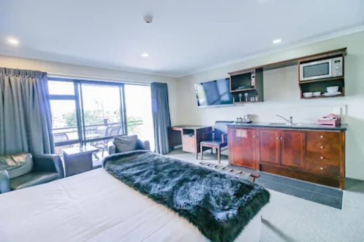 Aotea Motor Lodge