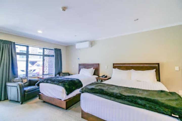 Aotea Motor Lodge