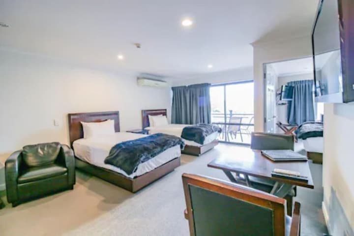 Aotea Motor Lodge