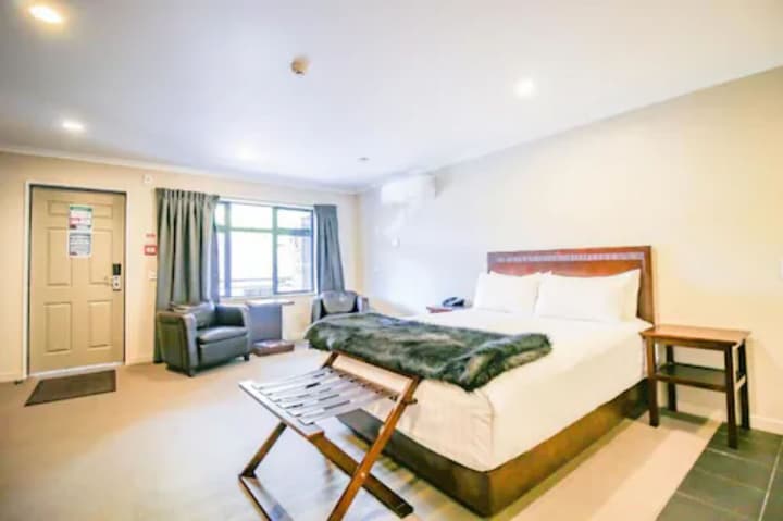 Aotea Motor Lodge
