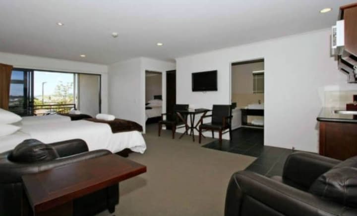 Aotea Motor Lodge