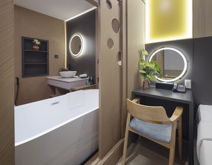 Viet Lotus Saigon Hotel