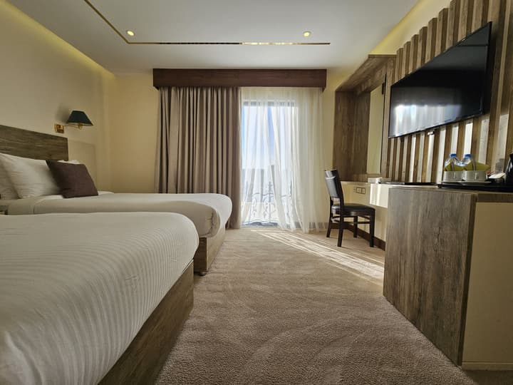 Edom Hotel