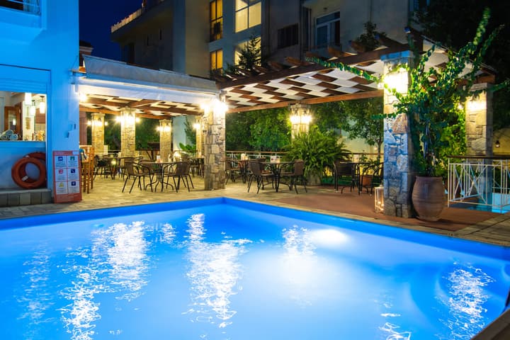 Neda Hotel