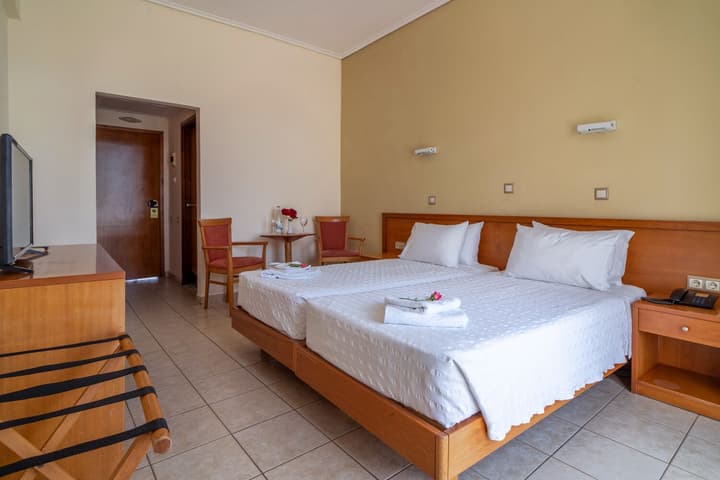 Neda Hotel
