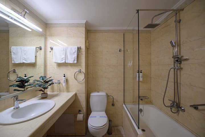 Neda Hotel