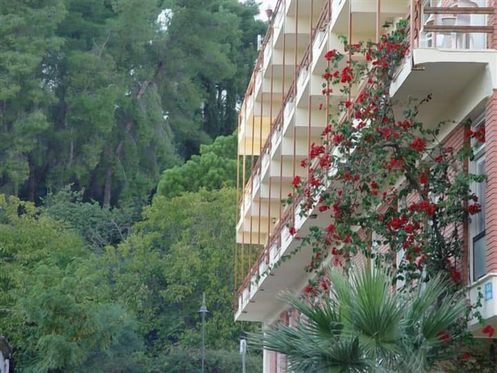 Neda Hotel
