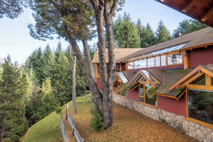 Peninsula Petit Hotel