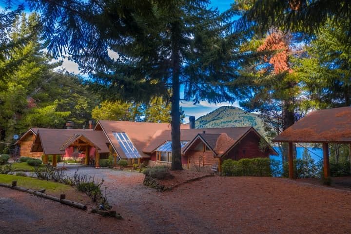 Peninsula Petit Hotel