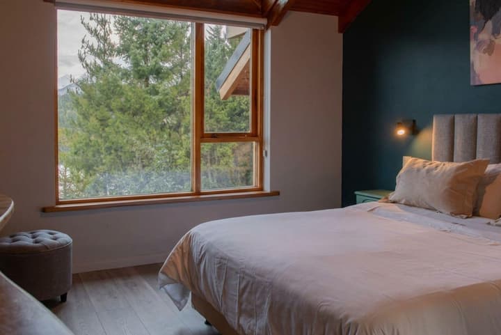 Peninsula Petit Hotel