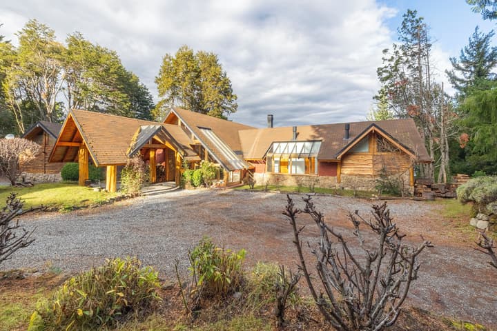 Peninsula Petit Hotel
