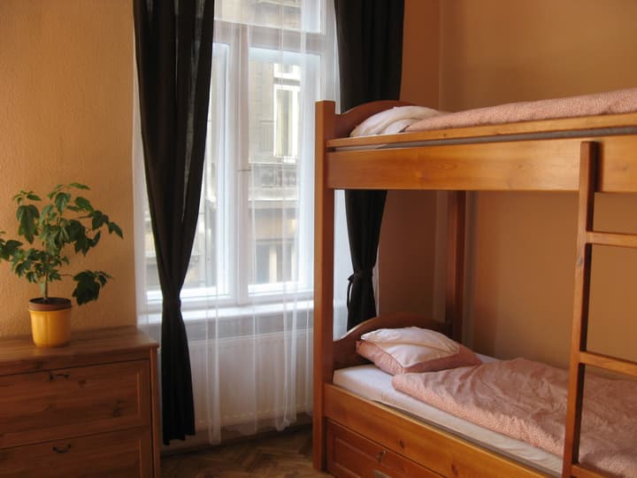 Corvin Point Rooms and Apartments