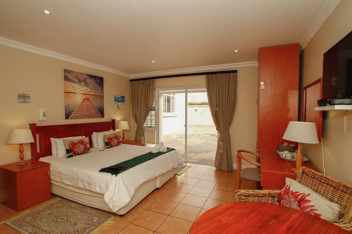THE SANDRINGHAM B&B AND SELF-CATERING