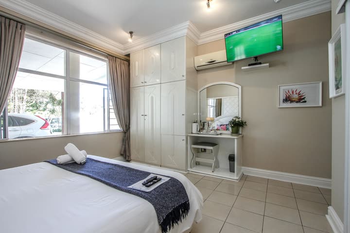 THE SANDRINGHAM B&B AND SELF-CATERING