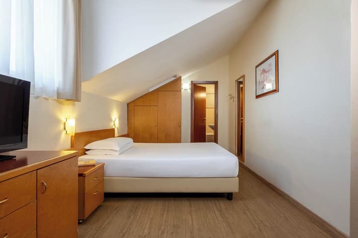 IH Hotels Milano ApartHotel Argonne Park