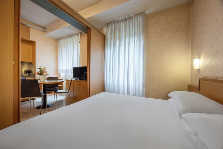 IH Hotels Milano ApartHotel Argonne Park