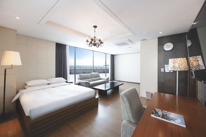 Sunset Hotel