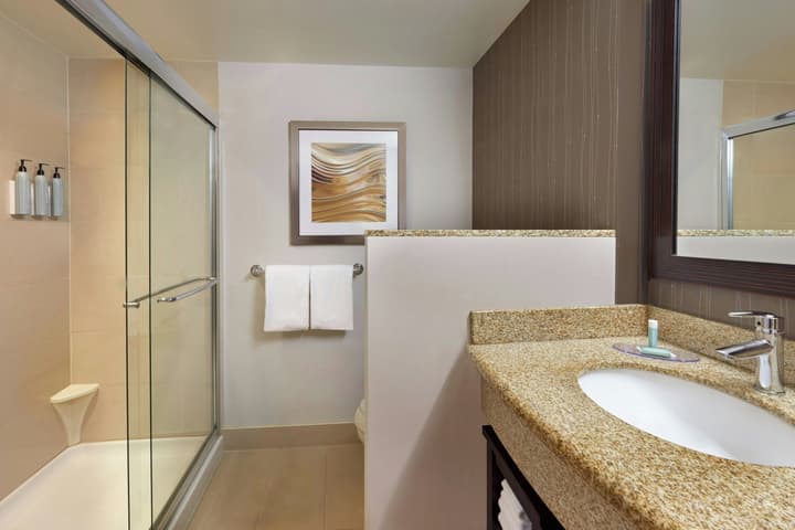 Courtyard by Marriott Kingston Highway 401/Division Street