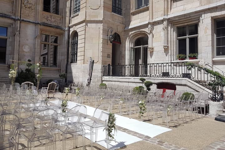 Hotel de Bourgtheroulde, Autograph Collection
