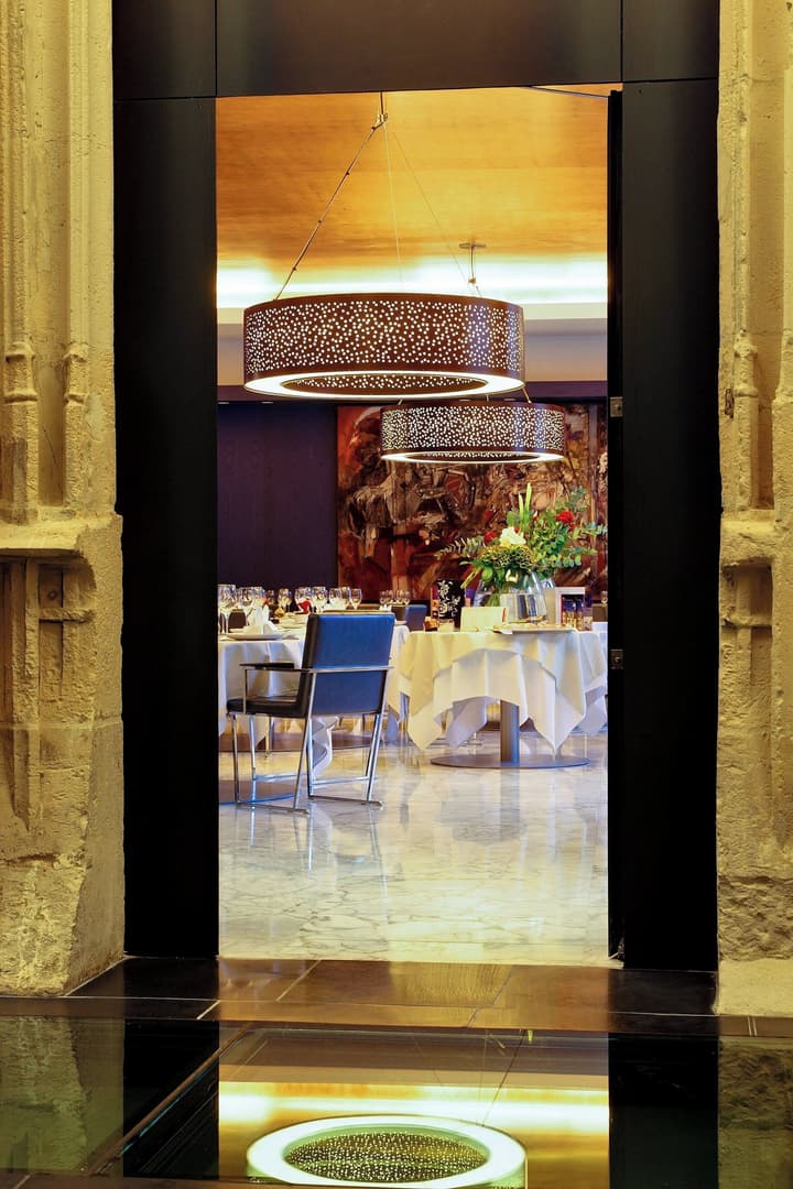 Hotel de Bourgtheroulde, Autograph Collection