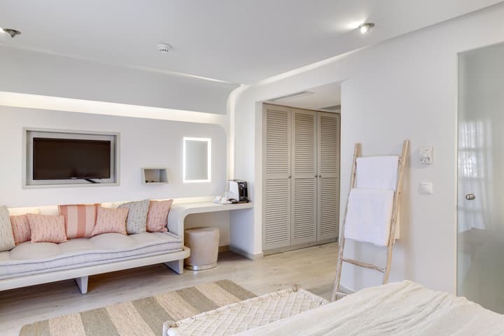 Kouros Art Hotel - Adults Only