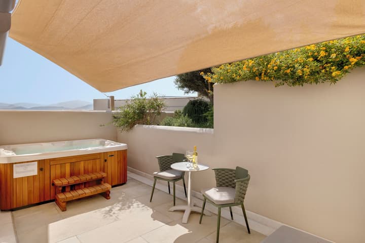 Kouros Art Hotel - Adults Only