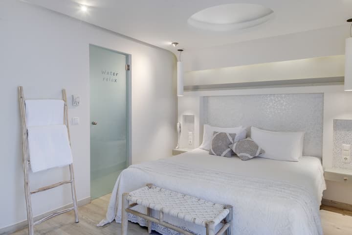 Kouros Art Hotel - Adults Only