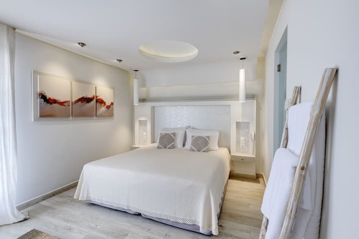 Kouros Art Hotel - Adults Only
