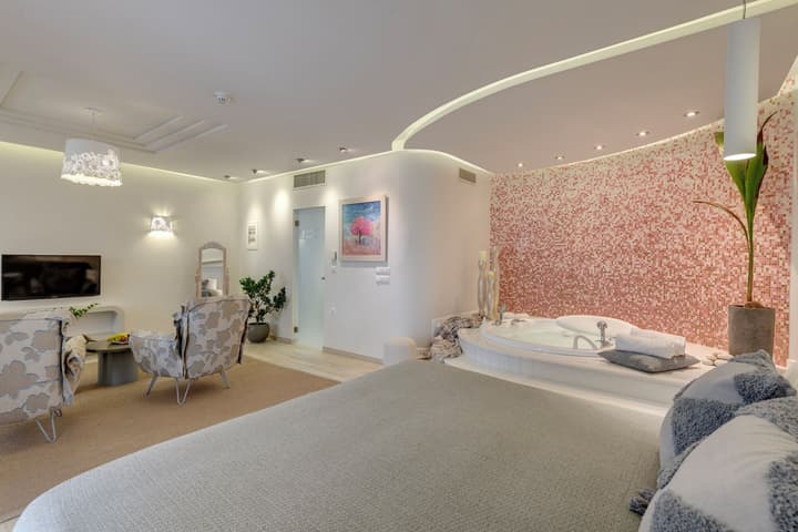Kouros Art Hotel - Adults Only
