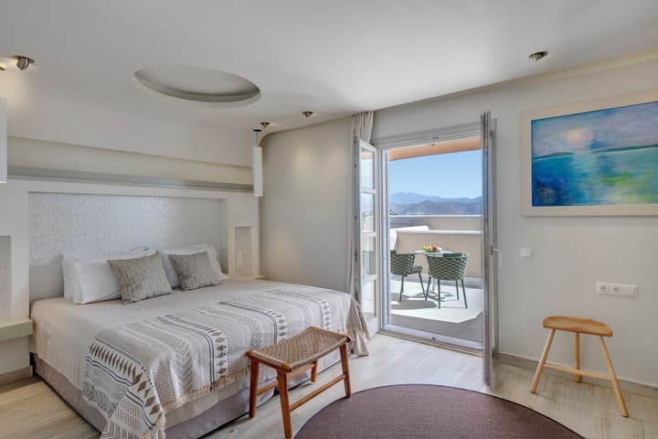 Kouros Art Hotel - Adults Only
