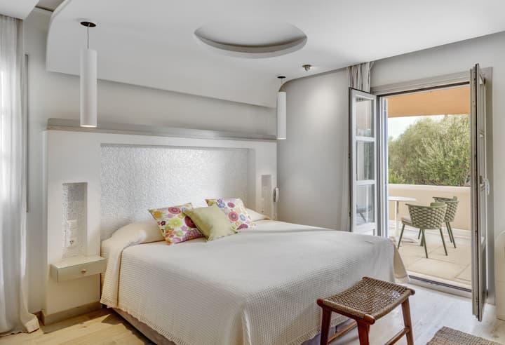 Kouros Art Hotel - Adults Only