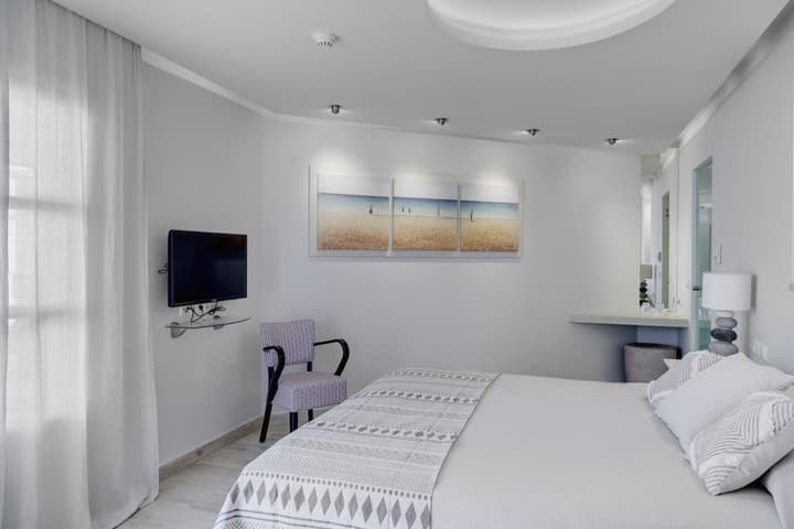 Kouros Art Hotel - Adults Only