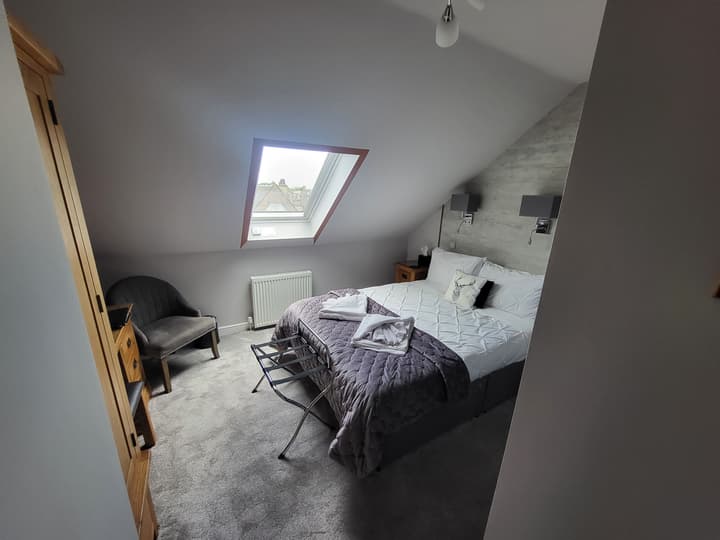 Lauderville Guest House