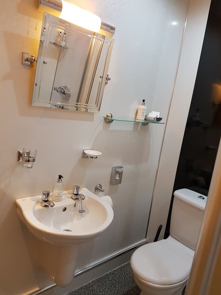 Lauderville Guest House
