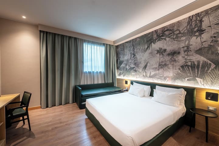 NEO Hotel
