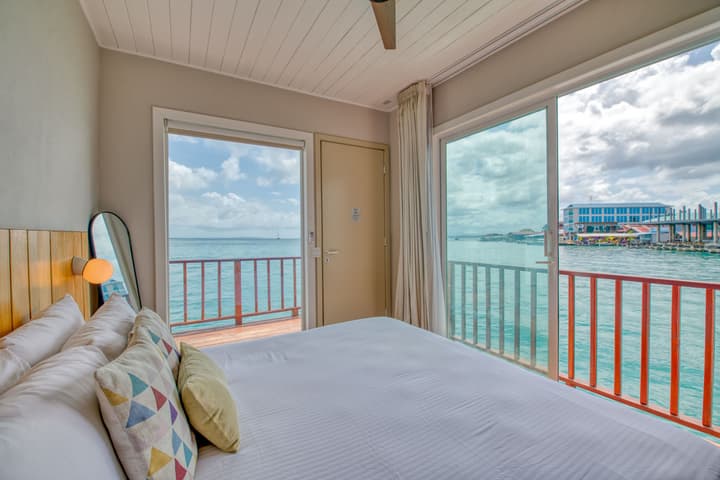 Tropical Suites Hotel