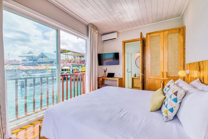 Tropical Suites Hotel