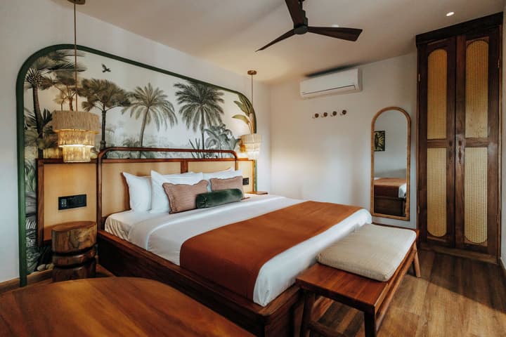 Tropical Suites Hotel