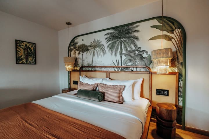 Tropical Suites Hotel