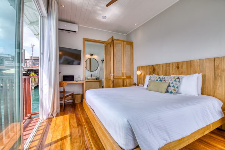 Tropical Suites Hotel