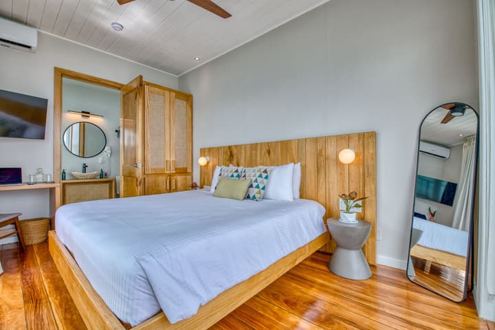 Tropical Suites Hotel
