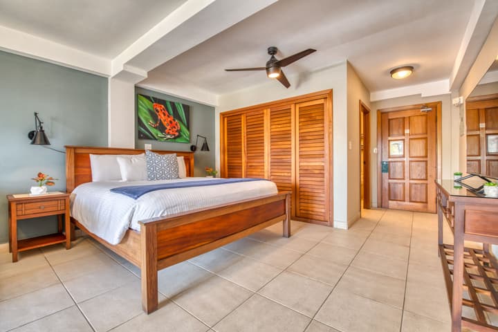 Tropical Suites Hotel